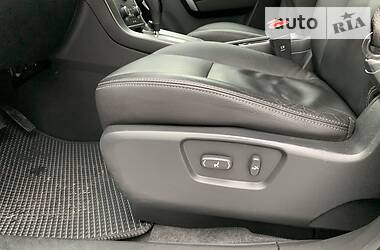 Позашляховик / Кросовер Chevrolet Captiva 2012 в 