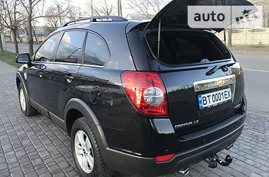Позашляховик / Кросовер Chevrolet Captiva 2010 в 