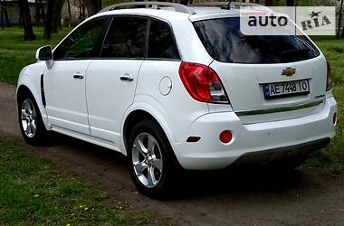 Позашляховик / Кросовер Chevrolet Captiva 2014 в 