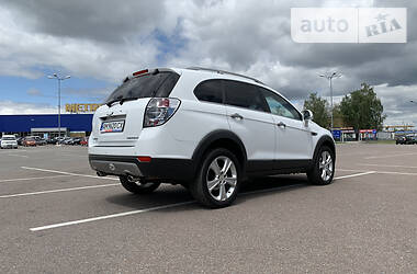 Позашляховик / Кросовер Chevrolet Captiva 2012 в 