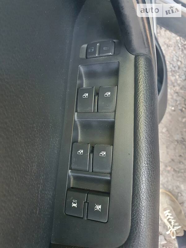 Позашляховик / Кросовер Chevrolet Captiva 2008 в Одесі