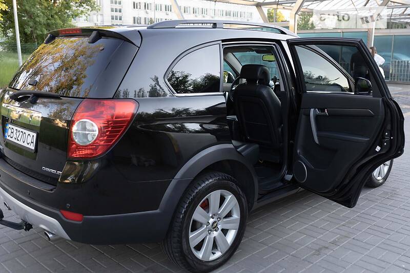 Позашляховик / Кросовер Chevrolet Captiva 2008 в Києві