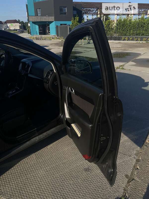 Внедорожник / Кроссовер Chevrolet Captiva 2011 в Львове