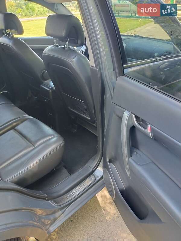 Внедорожник / Кроссовер Chevrolet Captiva 2010 в Ровно
