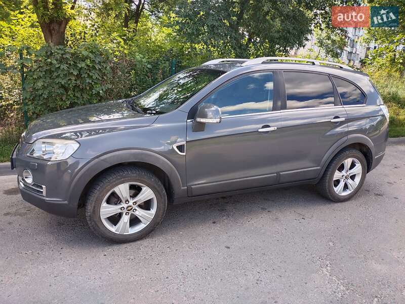 Внедорожник / Кроссовер Chevrolet Captiva 2010 в Ровно