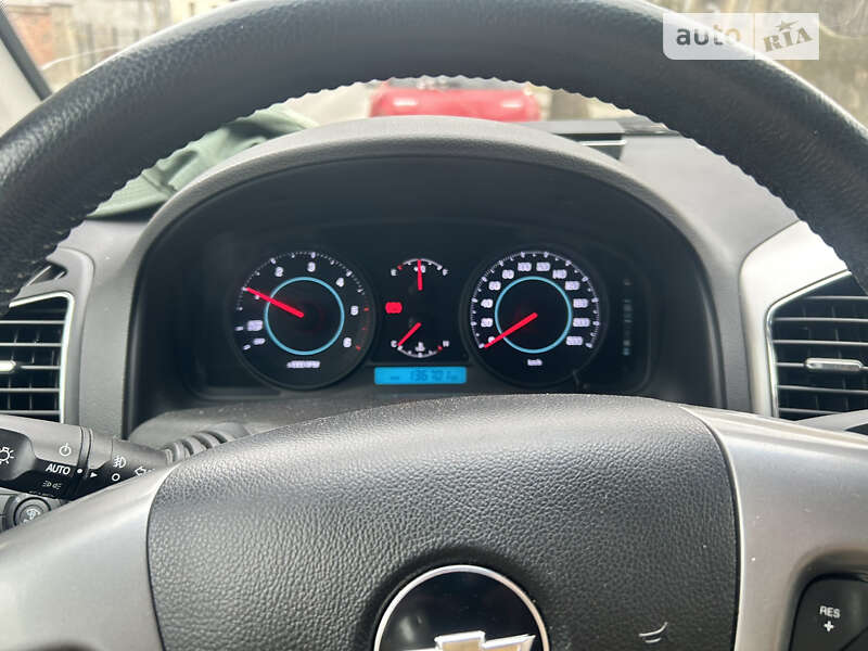 Позашляховик / Кросовер Chevrolet Captiva 2013 в Києві