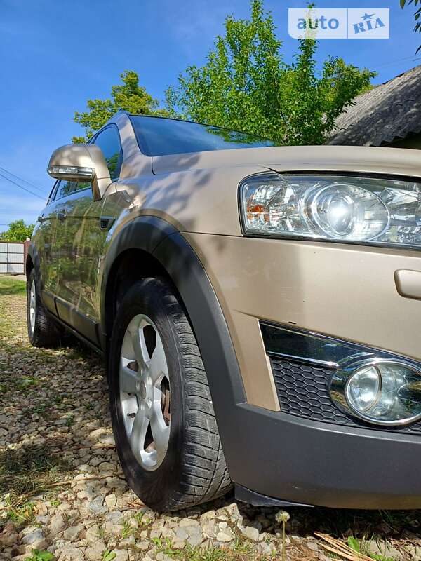 Позашляховик / Кросовер Chevrolet Captiva 2012 в Чернівцях