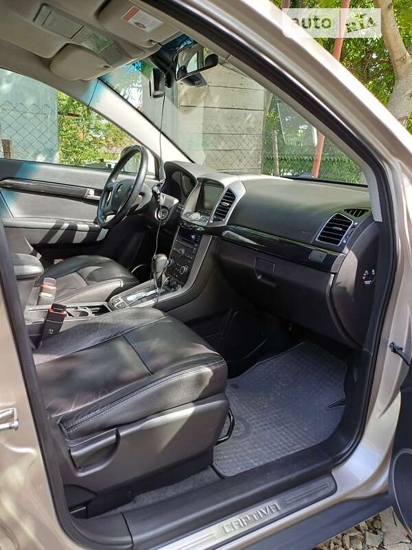 Позашляховик / Кросовер Chevrolet Captiva 2012 в Чернівцях