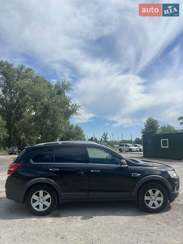 Позашляховик / Кросовер Chevrolet Captiva 2016 в Києві