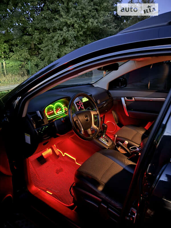 Позашляховик / Кросовер Chevrolet Captiva 2009 в Києві