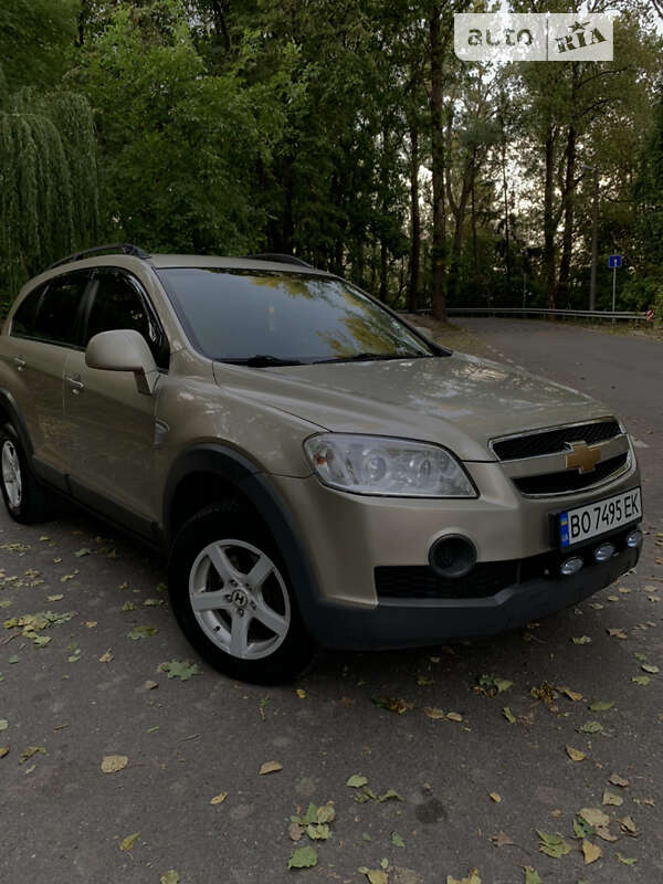 Внедорожник / Кроссовер Chevrolet Captiva 2010 в Тернополе