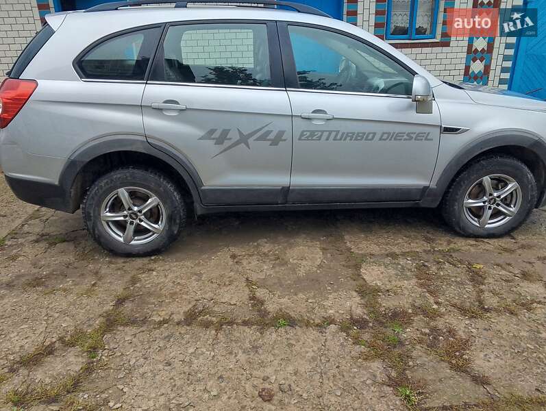 Внедорожник / Кроссовер Chevrolet Captiva 2011 в Борщеве