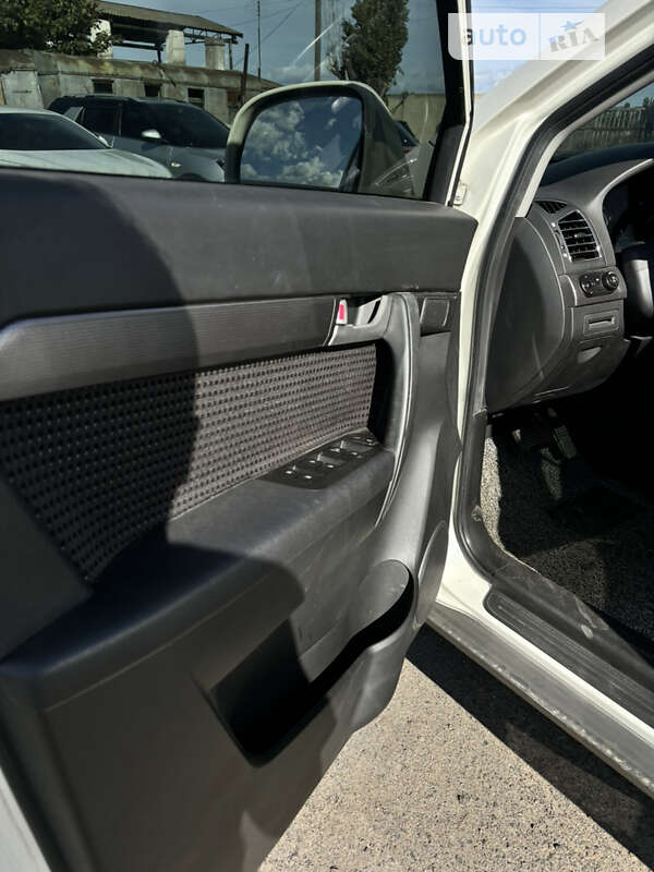 Внедорожник / Кроссовер Chevrolet Captiva 2011 в Белгороде-Днестровском