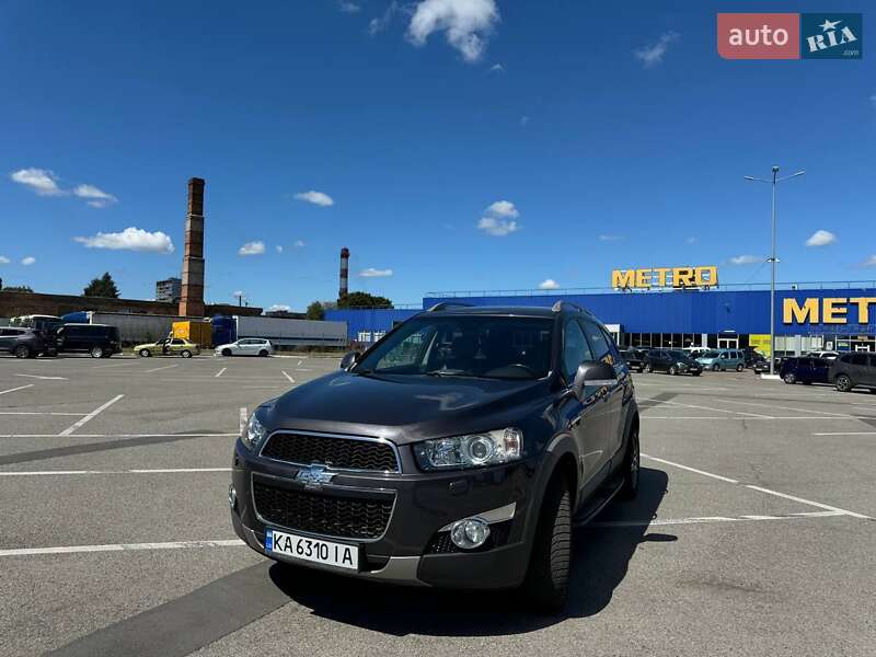 Внедорожник / Кроссовер Chevrolet Captiva 2012 в Киеве