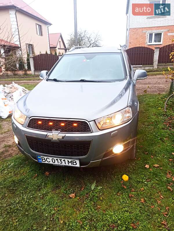 Позашляховик / Кросовер Chevrolet Captiva 2011 в 