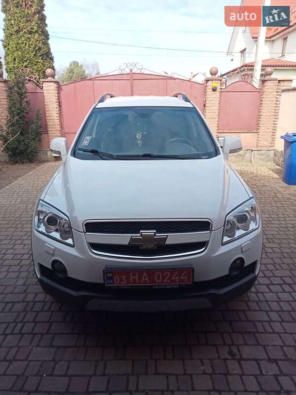 Внедорожник / Кроссовер Chevrolet Captiva 2010 в Луцке