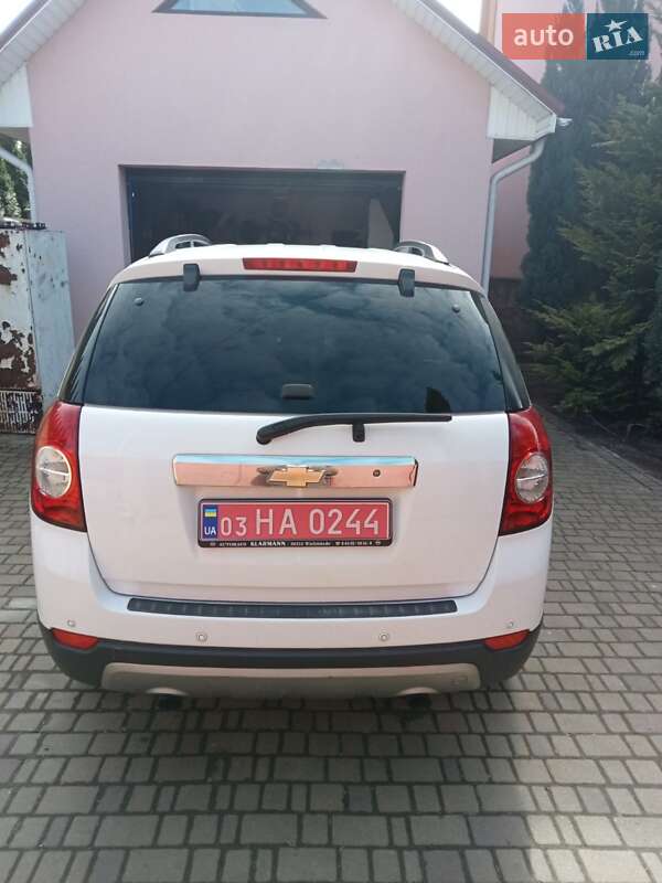 Внедорожник / Кроссовер Chevrolet Captiva 2010 в Луцке