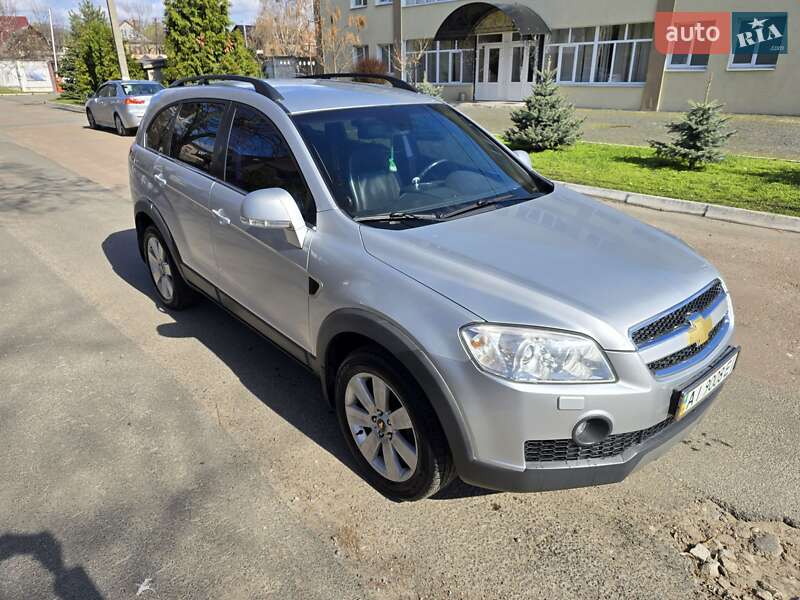 Позашляховик / Кросовер Chevrolet Captiva 2010 в Києві