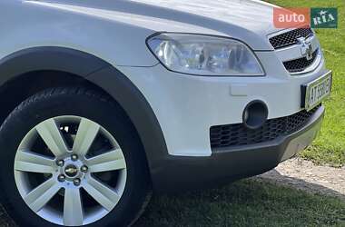 Позашляховик / Кросовер Chevrolet Captiva 2009 в 