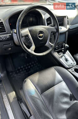 Позашляховик / Кросовер Chevrolet Captiva 2012 в 