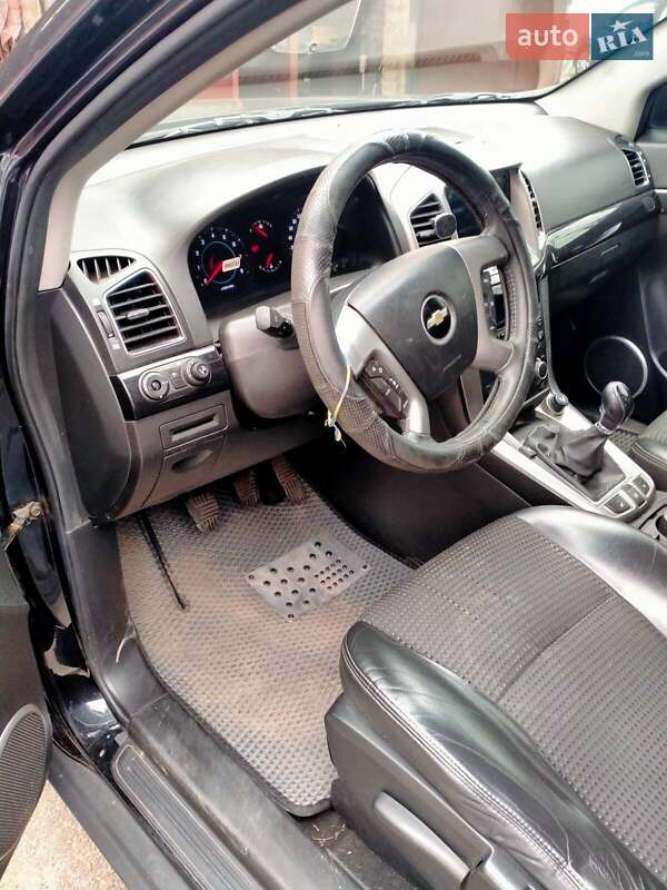 Позашляховик / Кросовер Chevrolet Captiva 2011 в Києві