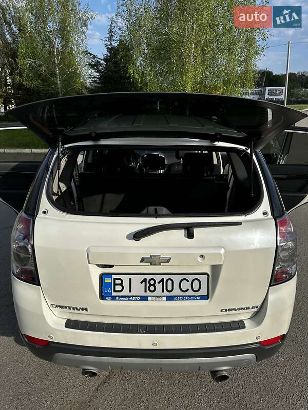 Позашляховик / Кросовер Chevrolet Captiva 2011 в Полтаві