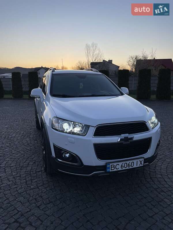 Позашляховик / Кросовер Chevrolet Captiva 2013 в 