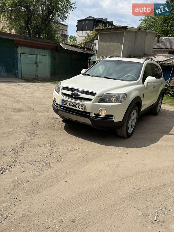 Позашляховик / Кросовер Chevrolet Captiva 2010 в 