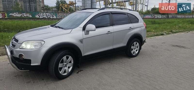 Позашляховик / Кросовер Chevrolet Captiva 2008 в Львові