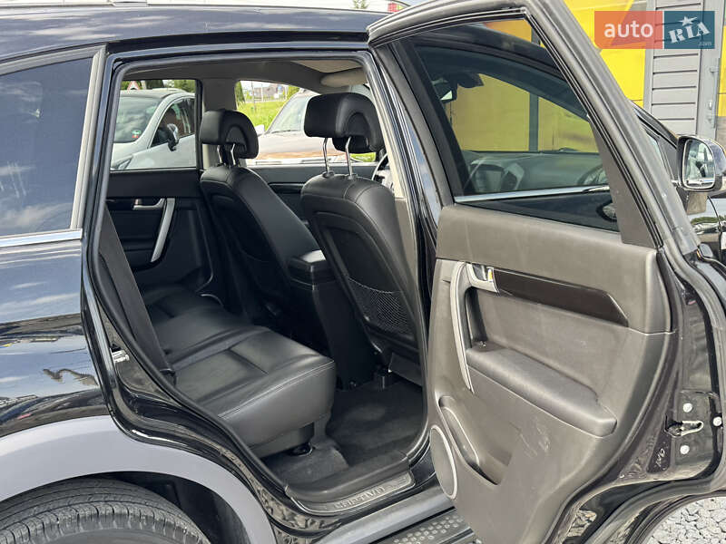 Внедорожник / Кроссовер Chevrolet Captiva 2011 в Стрые