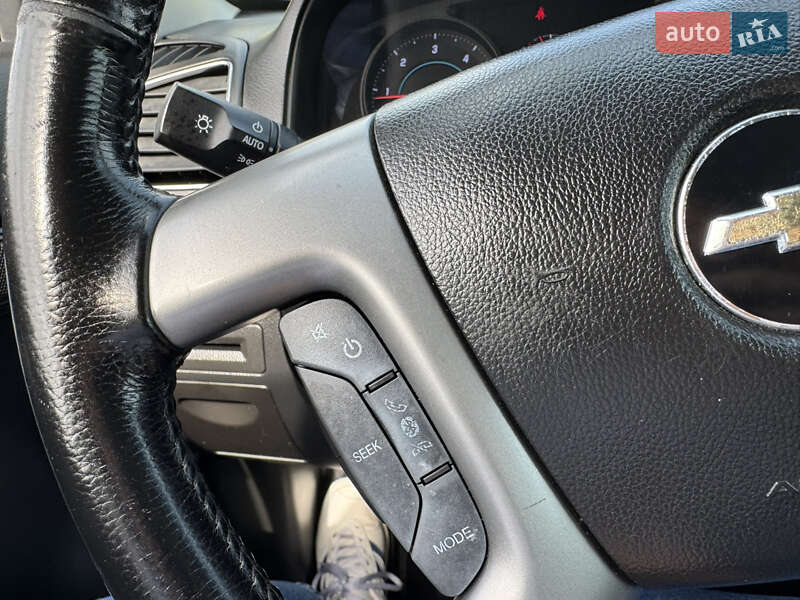 Внедорожник / Кроссовер Chevrolet Captiva 2011 в Стрые