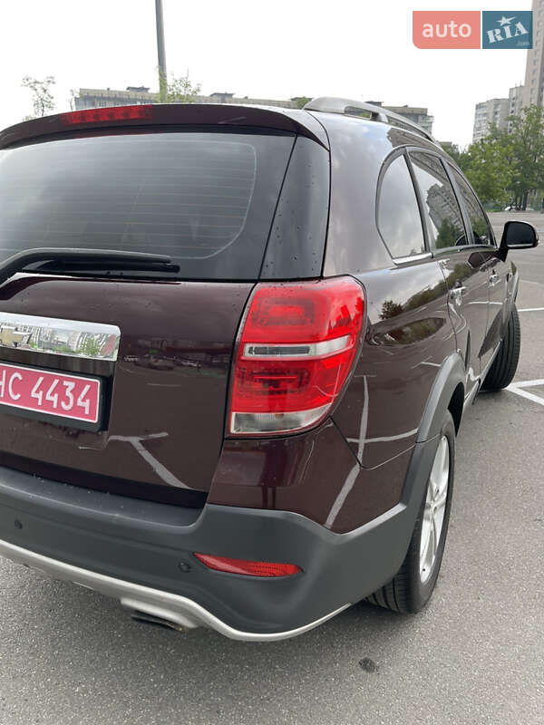 Позашляховик / Кросовер Chevrolet Captiva 2014 в Києві