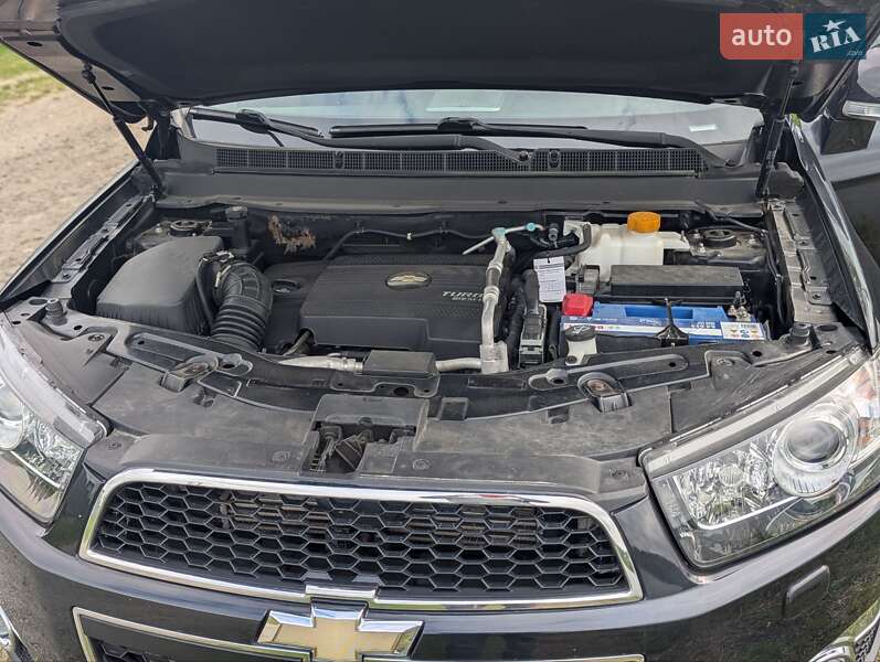 Позашляховик / Кросовер Chevrolet Captiva 2012 в Києві