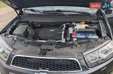 Позашляховик / Кросовер Chevrolet Captiva 2012 в 
