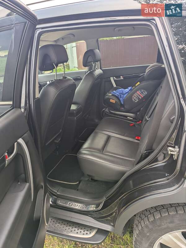 Позашляховик / Кросовер Chevrolet Captiva 2012 в Києві