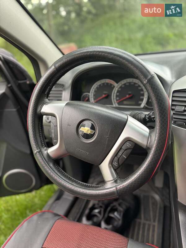 Позашляховик / Кросовер Chevrolet Captiva 2008 в Києві