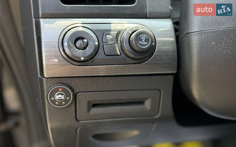 Позашляховик / Кросовер Chevrolet Captiva 2009 в Львові