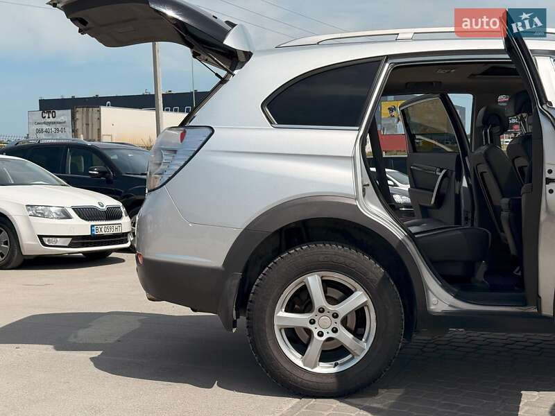 Позашляховик / Кросовер Chevrolet Captiva 2011 в Львові