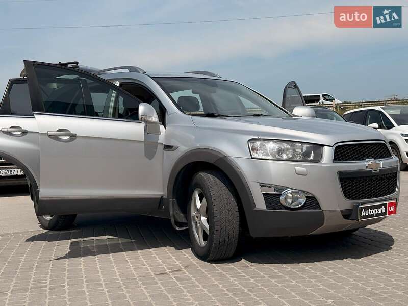 Позашляховик / Кросовер Chevrolet Captiva 2011 в Львові
