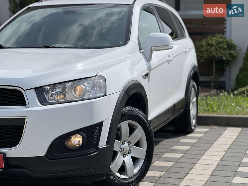 Позашляховик / Кросовер Chevrolet Captiva 2014 в Львові