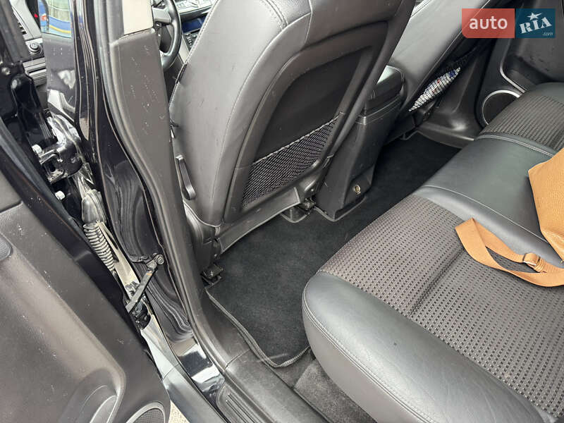 Внедорожник / Кроссовер Chevrolet Captiva 2011 в Киверцах фото 12 Внедорожник / Кроссовер Chevrolet Captiva 2011 в Киверцах