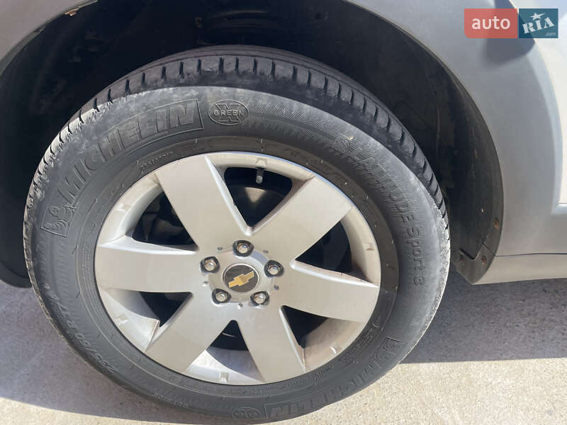 Позашляховик / Кросовер Chevrolet Captiva 2009 в Вінниці