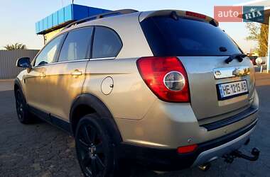 Позашляховик / Кросовер Chevrolet Captiva 2008 в 