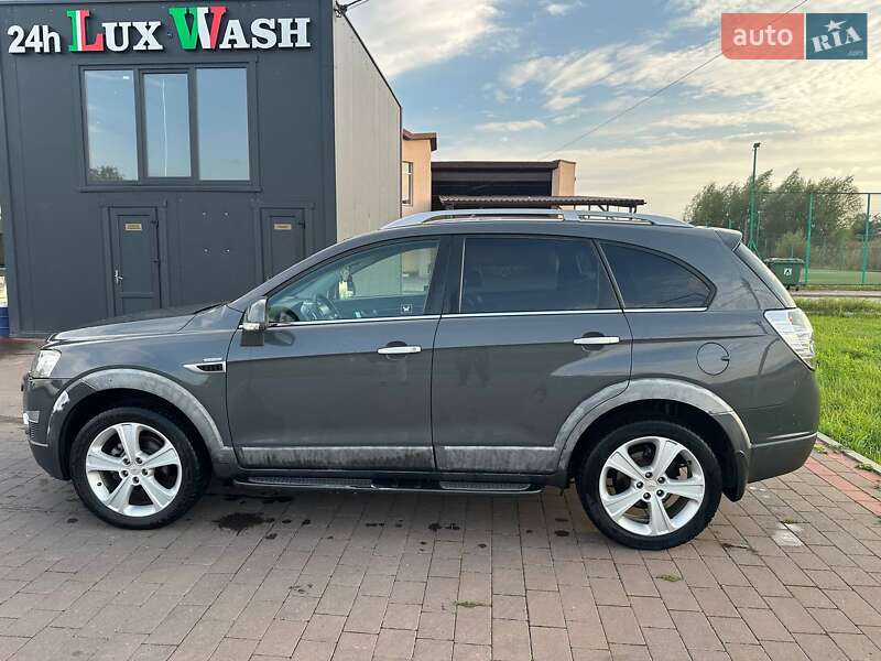 Позашляховик / Кросовер Chevrolet Captiva 2011 в Миколаєві
