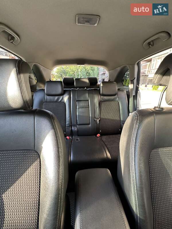 Внедорожник / Кроссовер Chevrolet Captiva 2011 в Чернигове