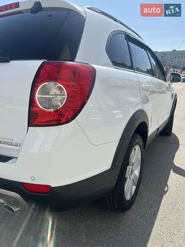 Внедорожник / Кроссовер Chevrolet Captiva 2010 в Харькове