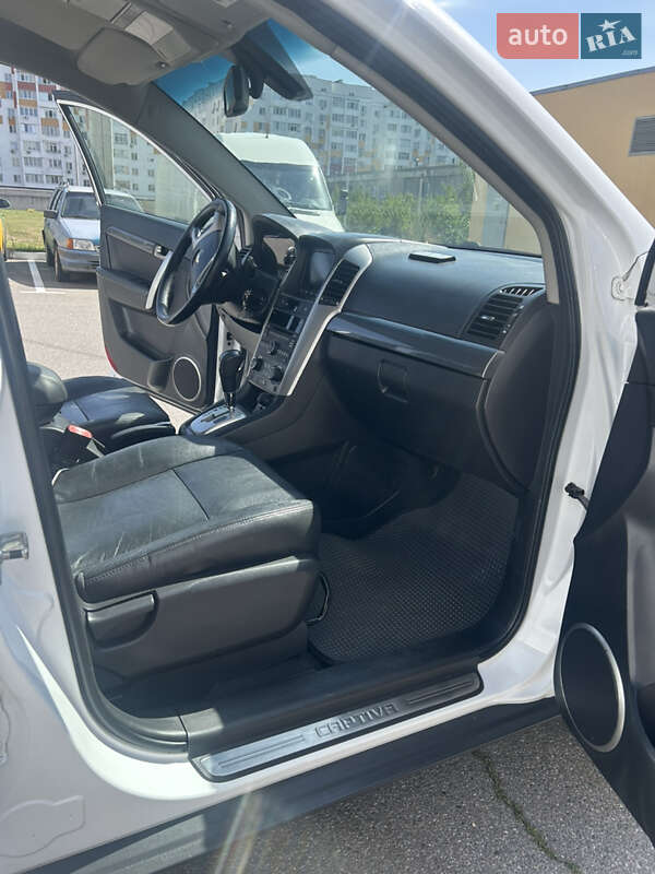 Внедорожник / Кроссовер Chevrolet Captiva 2010 в Харькове