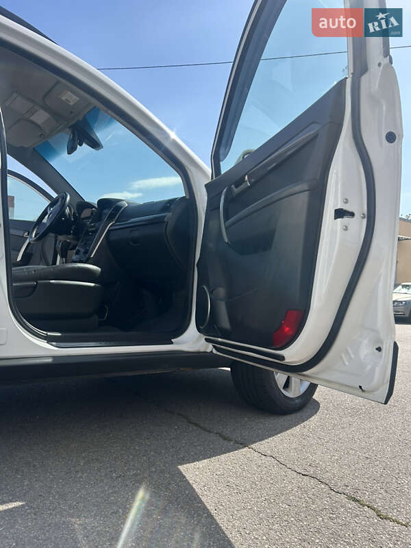 Внедорожник / Кроссовер Chevrolet Captiva 2010 в Харькове