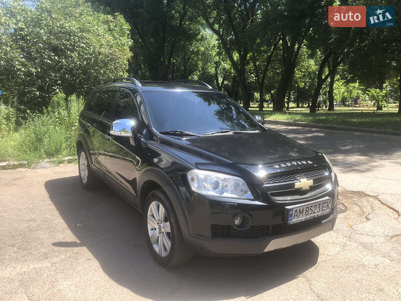 Позашляховик / Кросовер Chevrolet Captiva 2010 в Житомирі