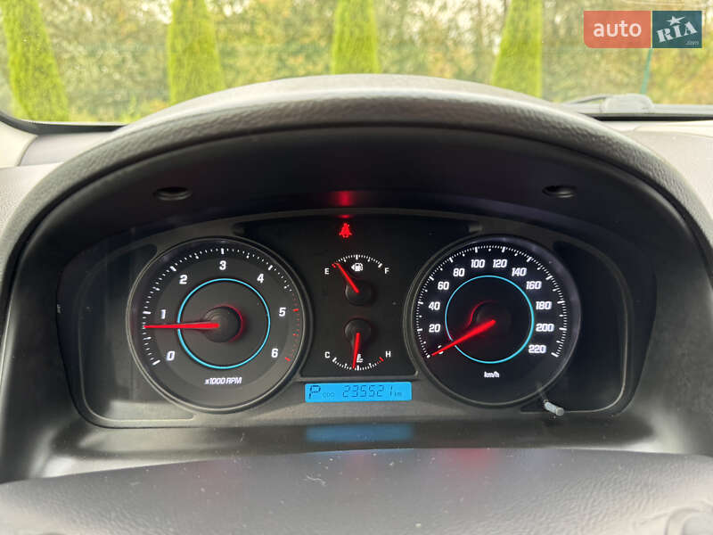 Внедорожник / Кроссовер Chevrolet Captiva 2011 в Хмельницком